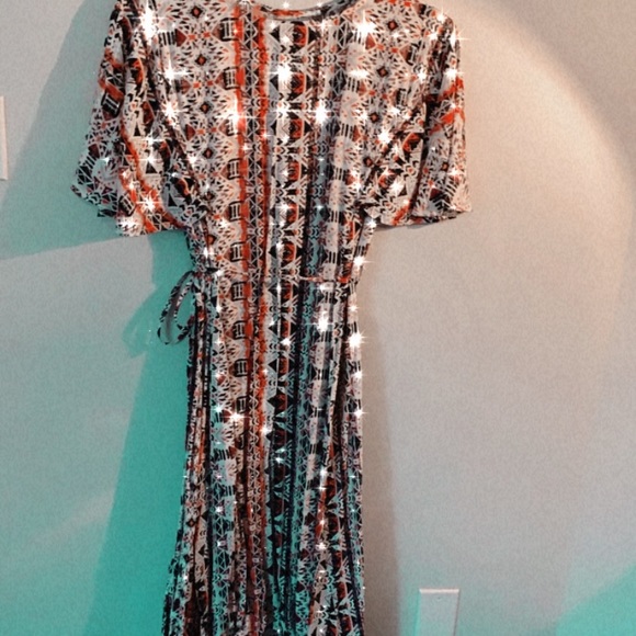 Dresses - Picture 10 of 16